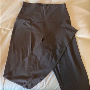 lulu lemon SIZE 4